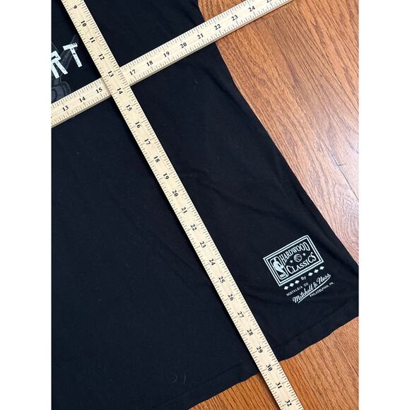 Toronto Raptors Mitchell & Ness Hardwood Classics Men's Black T-Shirt Size XL - Picture 6 of 6